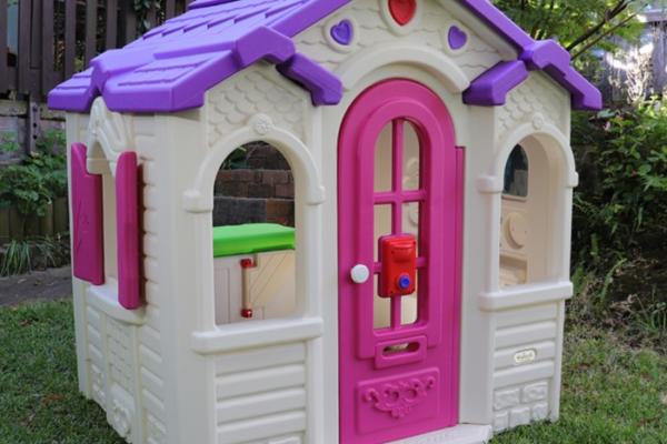 FLH1901-cubby-house-01-front-left_1024